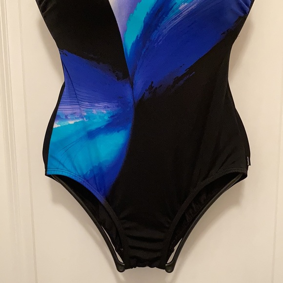 Reebok Swimwear - Picture 2 of 4